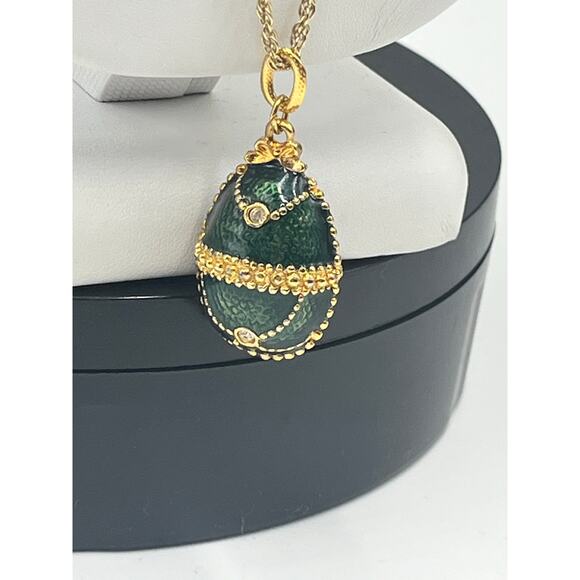 Vintage Green Guilloché Enamel Crystal Egg Gold Plated Pendant Necklace - Picture 3 of 6